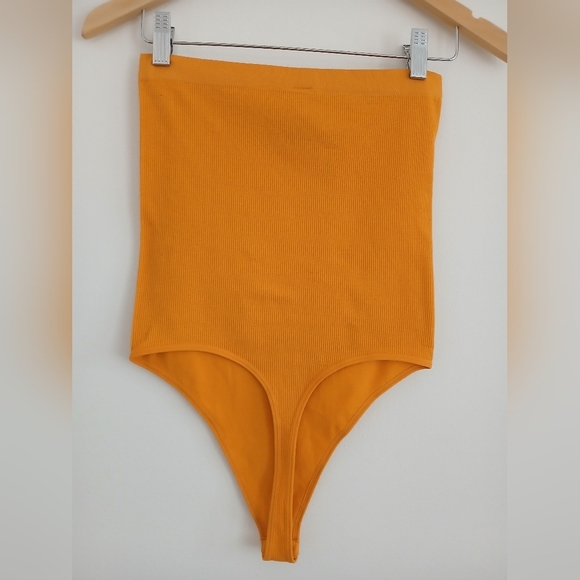 Forever 21 Marigold YELLOW Bandeau Bodysuit NWT SZ M - Picture 4 of 12